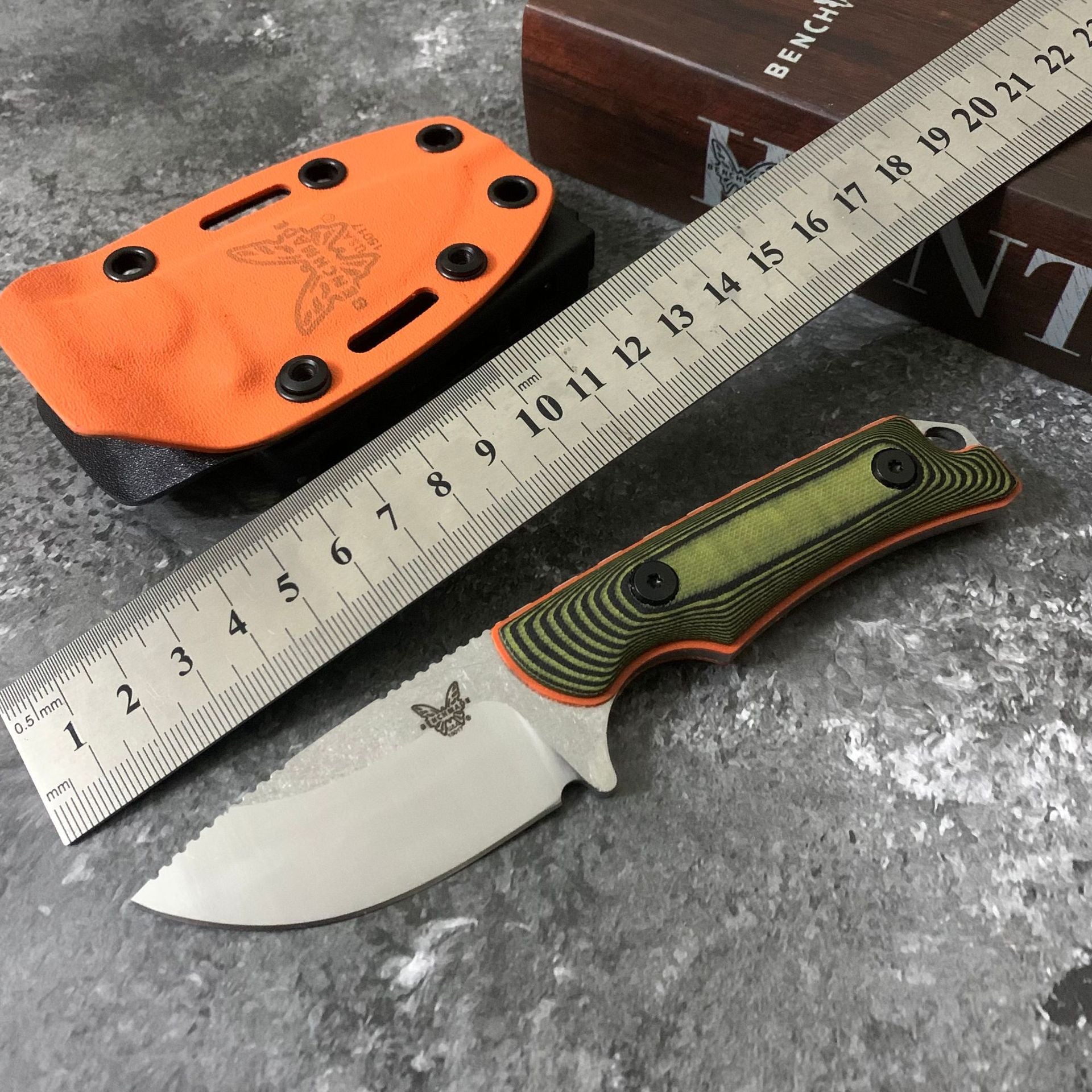 Benchmade 15017K Fixed-Blade Knife with Sheath – High-Hardness D2 Steel; Suitable for Outdoor Camping, Survival, Fishing, and Utility Tasks.