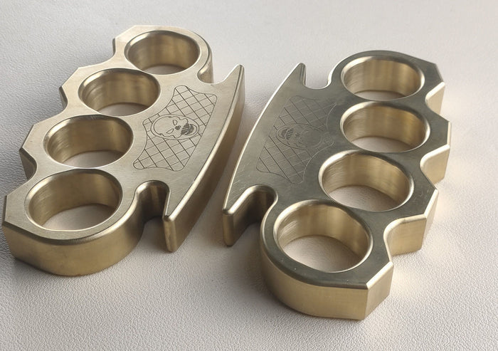 Knuckle dusters